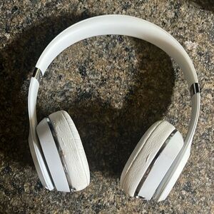 Beats headphones. Good condition!!